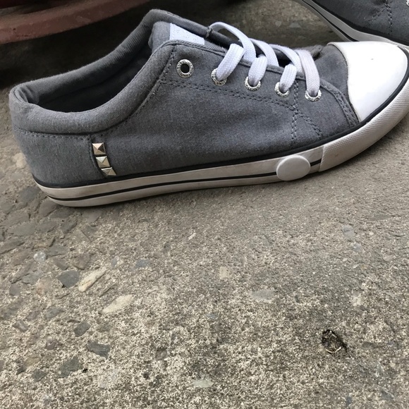 Guess sneakers - Picture 2 of 4